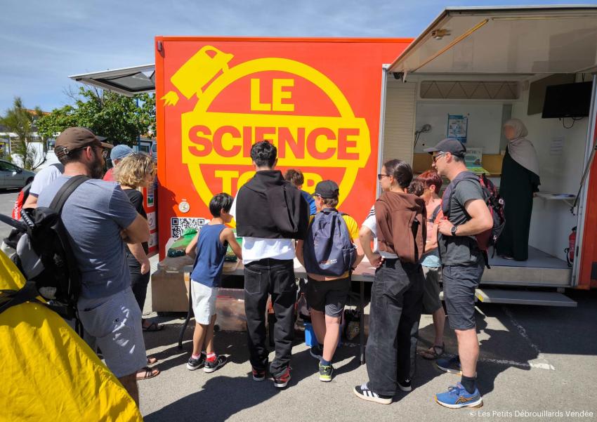 Les Petits Débrouillards :  quatre décennies dédiées à la science et l’éducation populaire 